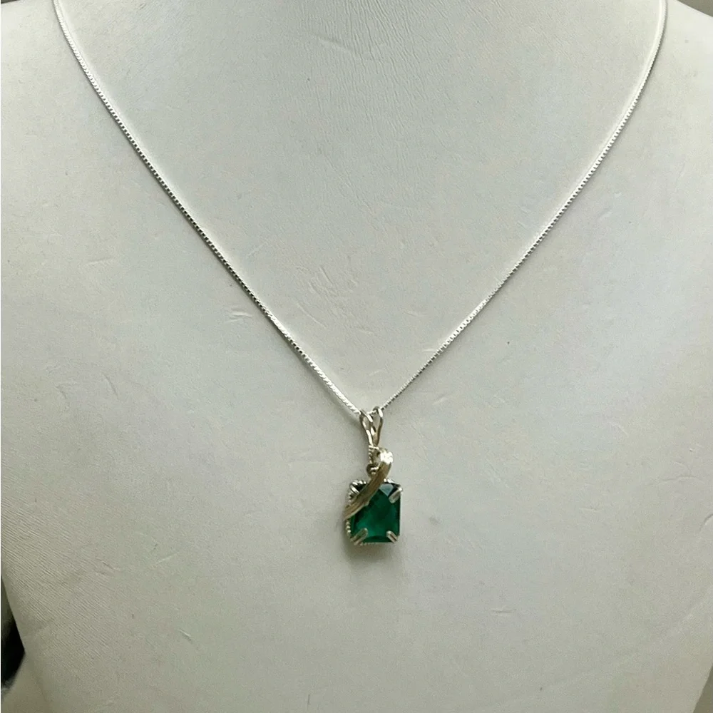 Sterling Silver Green Flourite Gemstone Necklace Classic Jewelry - Picture 3 of 4